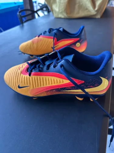 Chuteira de Campo Infantil Nike Phantom 360 Club / usada apenas 1 vez (2 meses a compra)