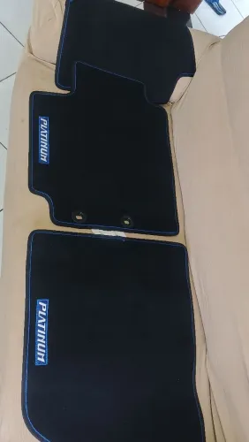 Tapete original Toyota etios sedan e hacth Platinum novo!! Difícil se achar!!