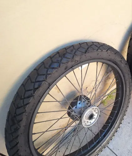 Roda dianteira original Tenere 250