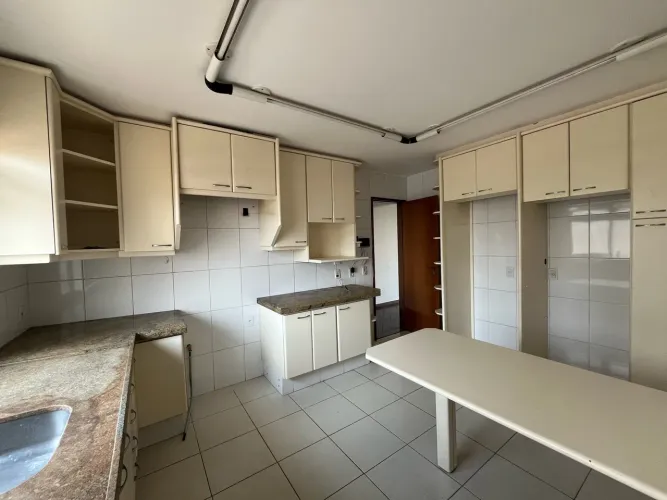 Aluga-se apartamento setor Oeste