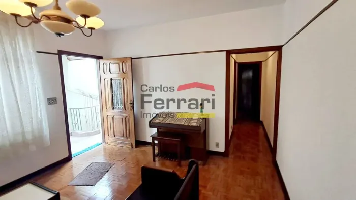 Casa comercial com 192 m², 3 salas amplas, 2 banheiro, cozinha e quintal na região de Sant