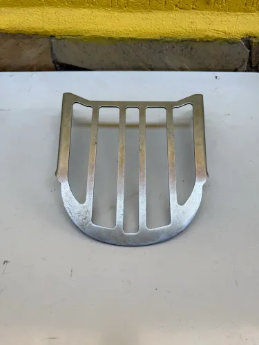 Grelha Churrasqueira p/Sissy Bar V2 (Harley Davidson Deluxe)
