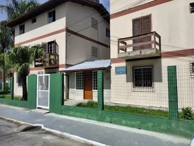 OPORTUNIDADE VENDO. Apto1 dorm, 2 sacadas, vista ampla, centro de Canasvieiras, mobilado,