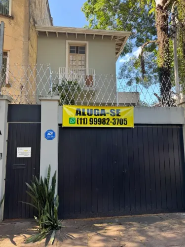 Casa para aluguel tem 219 metros quadrados em Jardim Paulistano - São Paulo - São Paulo
