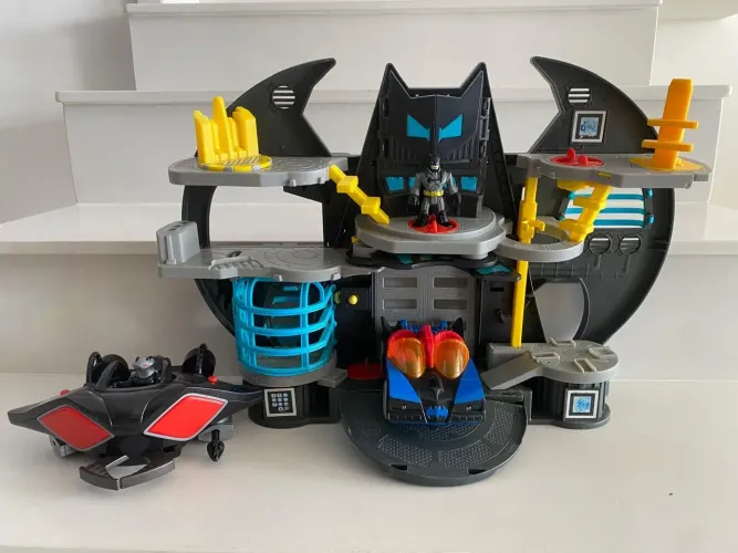 Imaginext Batcaverna