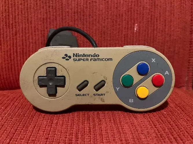 Controle Super Famicon Original (Amarelado)