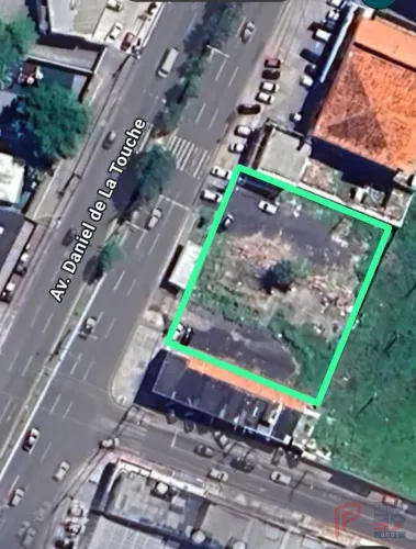 Amplo Terreno de 1.924m² à Venda na Av. Daniel de La Touche Ideal para Investi
