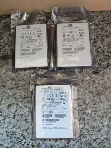 Vendo Disco rígido SSD HGST HUSML4020ASS600 200GB 2,5" SAS 0B26586, novos. Valor unitário.
