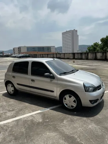 Renault Clio Hi-flex 1.0 16V 5P 2011