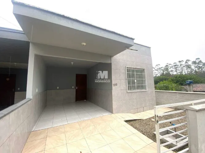 Casa à Venda em Guabiruba | 2 Quartos e Espaço Versátil