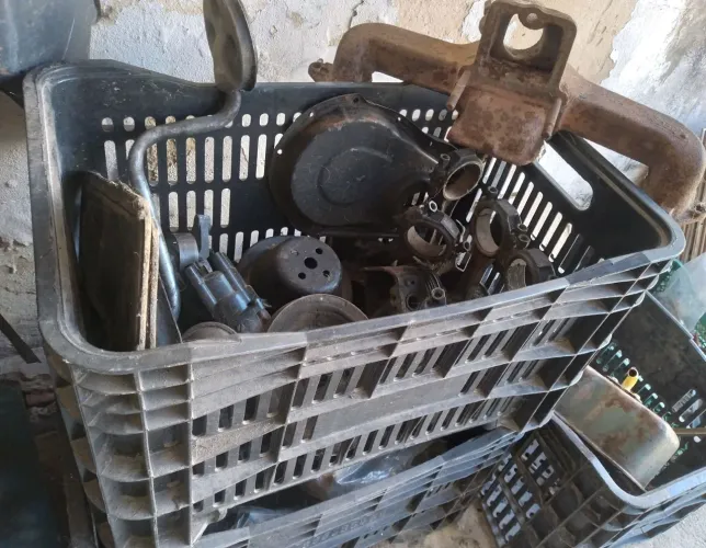 Peças Motor Opala e Caravan 6cil  pistão bielas Alternador Distribuidor Polia coletor 