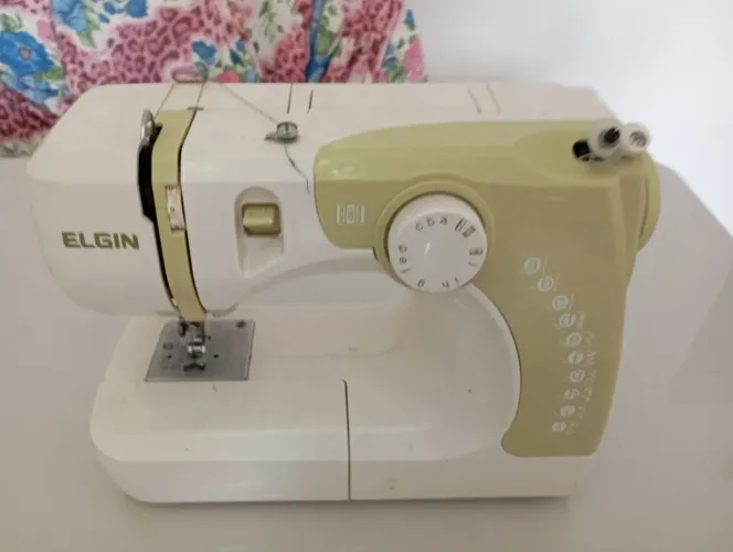 Máquina de Costura Eugin JX 2050