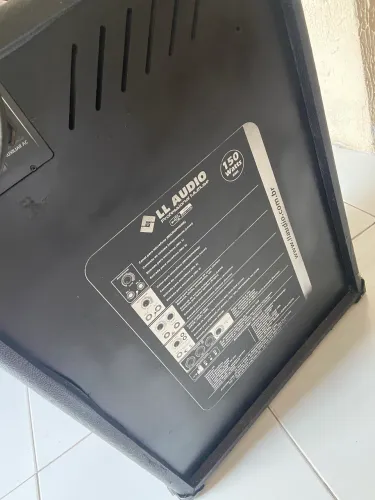Caixa de som amplificada entrada para microfone , violão e guitarra 