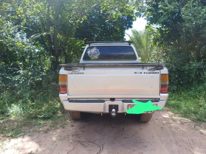 Mitsubishi L200 GLS 2.5 4X4 CD Diesel 2003