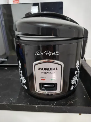 Panela de arroz elétrica nunca usada