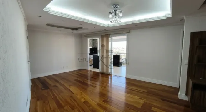 Apartamento - Pátio Condomínio Clube - Royal Park - 3 Dormitórios - 125m².