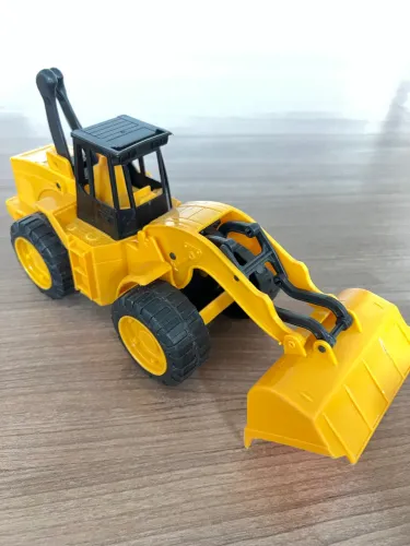 Trator brinquedo 