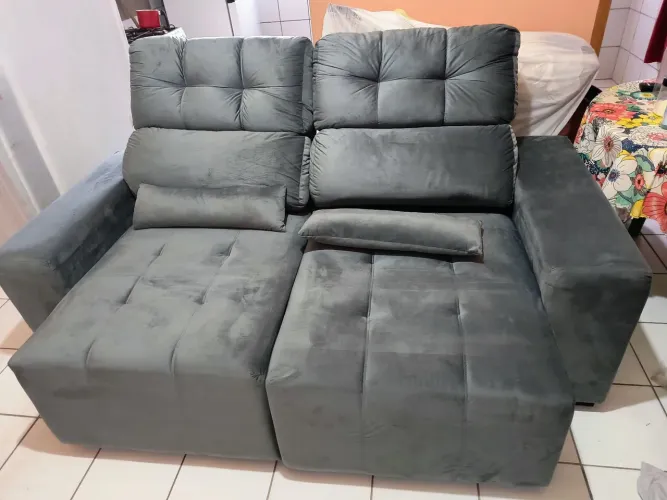 Sofá retrátil novo