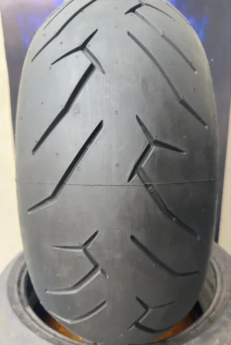 PNEU TRASEIRO DE MOTO PIRELLI ROSSO 2 240/45-17 estado de NOVO(DUCATI DIAVEL)