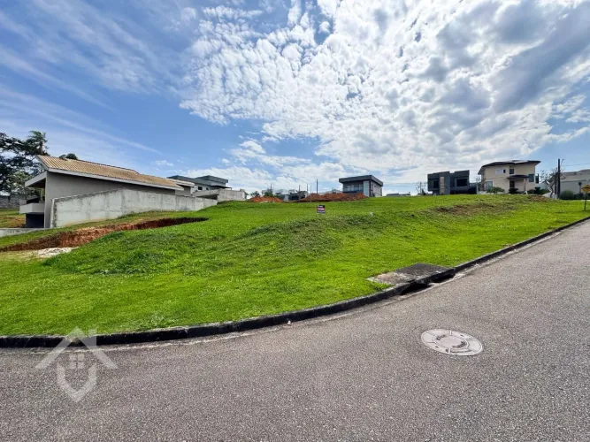 Terreno à Venda no Condomínio Terras do Vale em Caçapava - SP