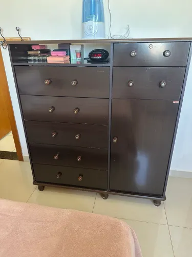 Vendo cômoda.