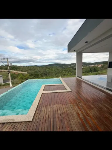 Casa de condomínio para venda tem 168 metros quadrados com 3 quartos