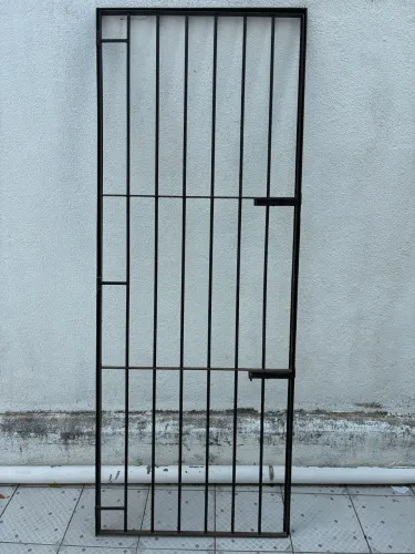 06 Grades de Ferro para Porta Pega Ladrão (Leia o Anúncio)