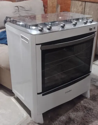 Vendo fogão 5 bocas em ótimo estado tudo funcionando..