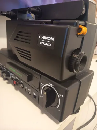 Projetor Super 8 Chinon Sound SP-330 Magnetic (Para Restauro/Decoração)
