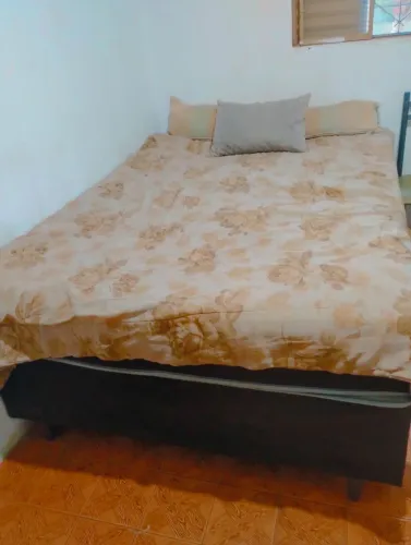 Vende_se cama de casal 