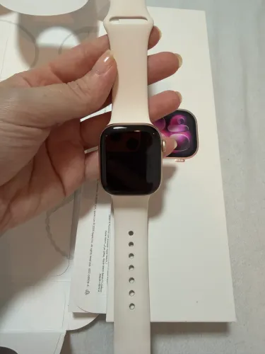 Apple Watch série 11 rose 42mm