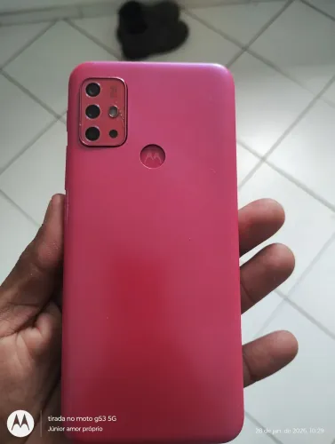 Moto G20 pra venda só falta trocar a bateria no carregador pega normal a ?ruin