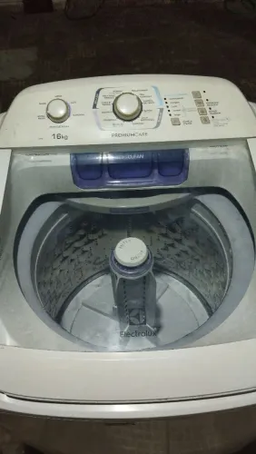 Máquina lavar Eletrolux PREMIUMCARE 16KG ótimo estado de conservação