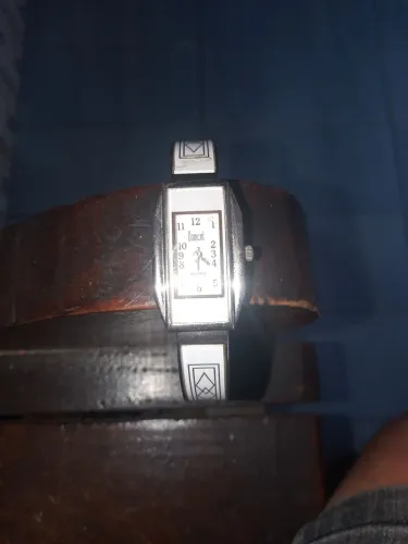 RELÓGIO MONDAINE DE BRACELETE DE AÇO CROMADO ANTIGO