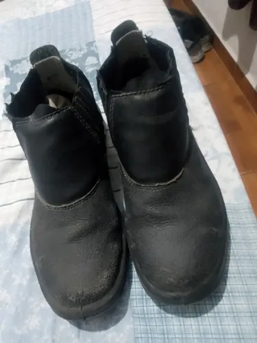 Bota bico de ferro 
