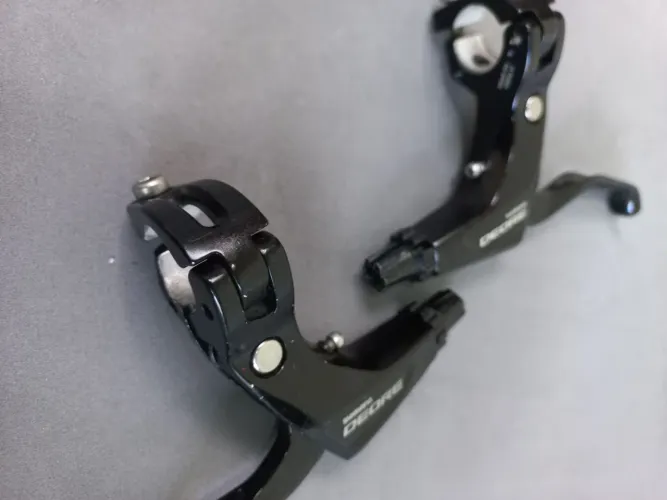Par de manetes de freio para Vbrake Shimano Deore M610. 