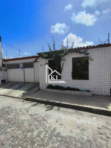 Belissima Casa Reformada - 3 Quartos - 200M2 - Perfeita Localização - Bairro Emaus