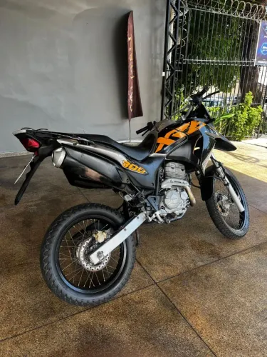 Vendo XRE 300 2018 novinha