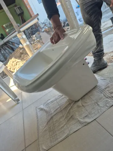 Vendo pia de banheiro moderna