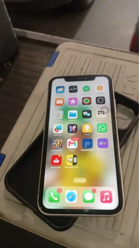 iPhone 11 em perfeito estado