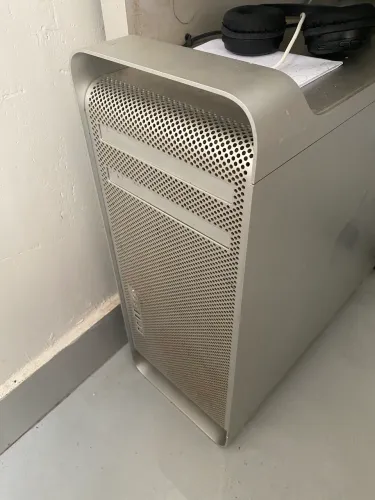 Mac Pro 2012 Tanque de guerra da Apple