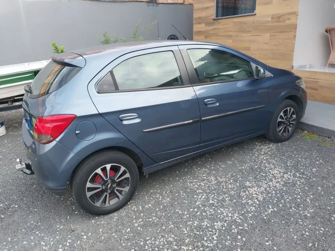 Chevrolet Onix Hatch LTZ 1.4 8V Flex Power Mec. 4P 2014