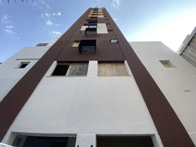 Stúdio novo no Centro de Curitiba, moderno com localização estratégica!