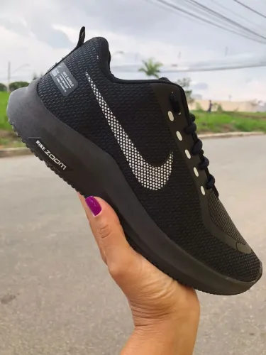 Tênis Nike esportivo preta