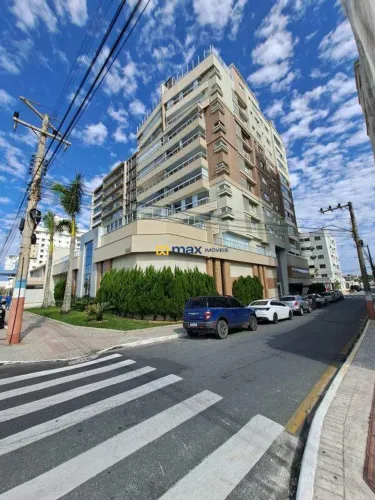 Venda: Apartamento mobiliado - 3 suítes - Centro Navegantes - 150m² - Frente Mar