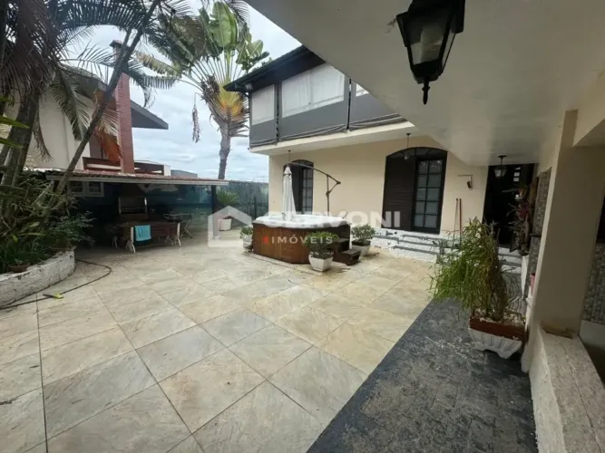 MC Aluguel Casa 4 Dormitórios (2 Suítes) 238m² | Condomínio Jardim Coleginho Jacareí
