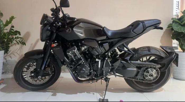 Honda CB 1000r Black Edition