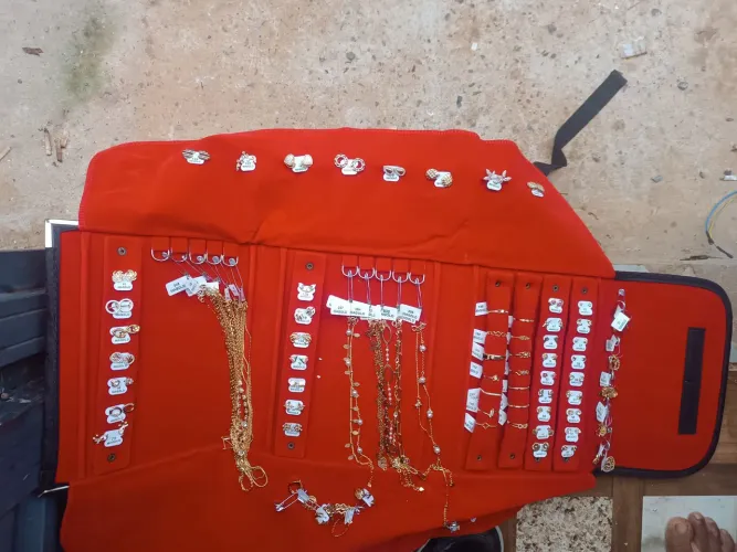 Todos tipos de jóias para mulheres. Conversar comigo Leonel *