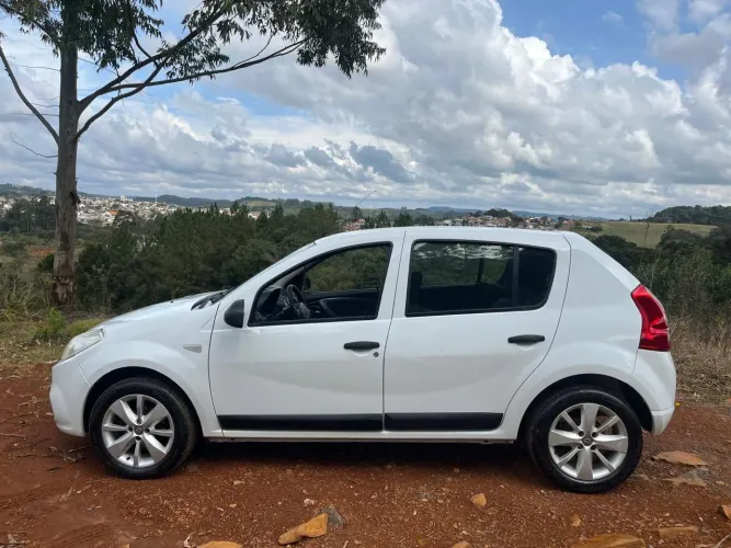 Renault Sandero Expression Hi-flex 1.6 8V 5P 2013