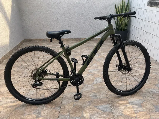 VENDO BICICLETA COMPLETA GTI ROMA VERDE MILITAR TAM 17